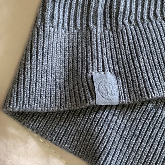Lululemon Reversible Blue Crossover Sweater - Picture 4 of 4